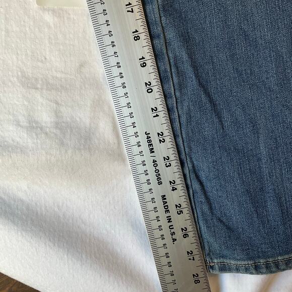 Gloria Vanderbilt Women Amanda Jeans size 8 MissyShort Blue MidRise Stretch Slim - Picture 4 of 11